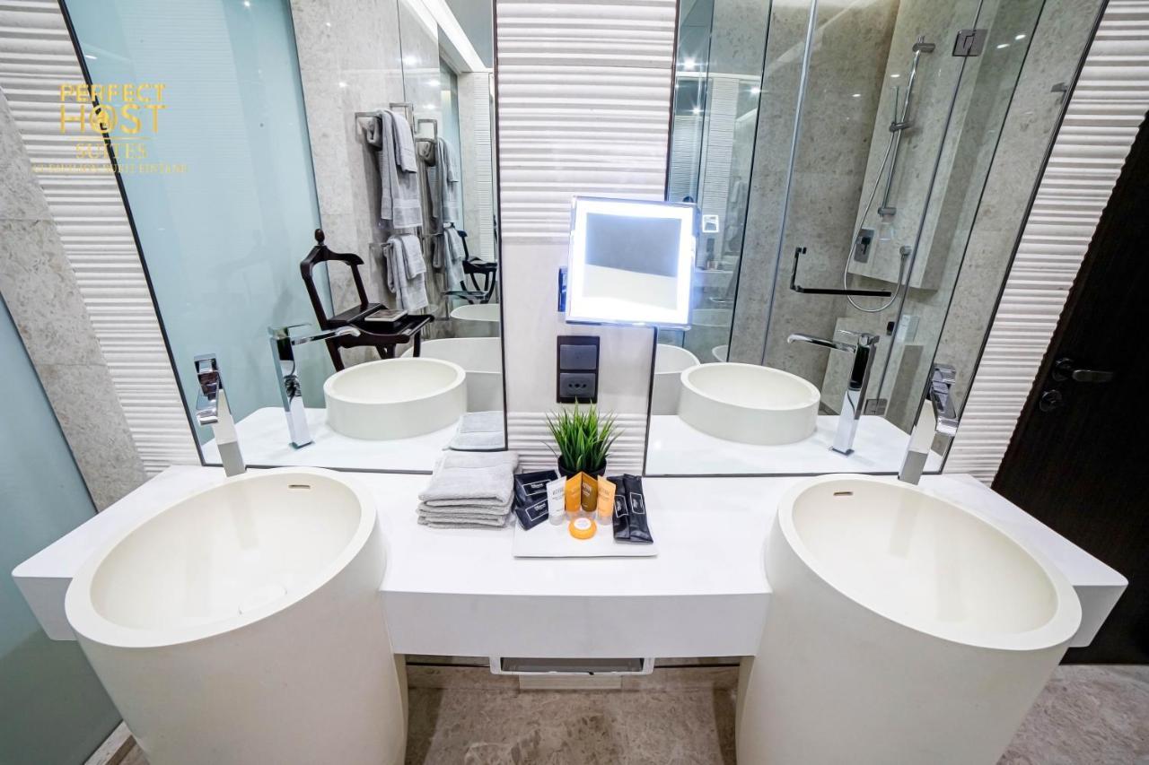 Ph Suites At Pavilion Bukit Bintang Kuala Lumpur Exteriör bild Bathroom