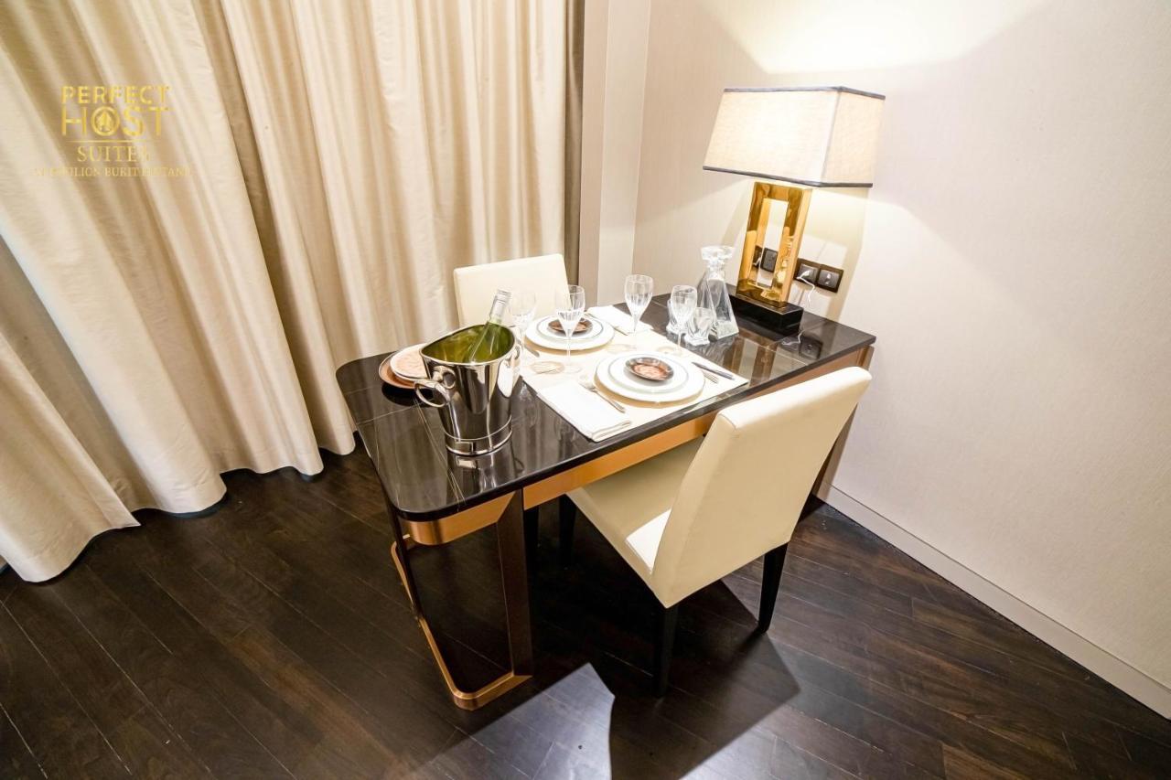 Ph Suites At Pavilion Bukit Bintang Kuala Lumpur Exteriör bild A table in a hotel room